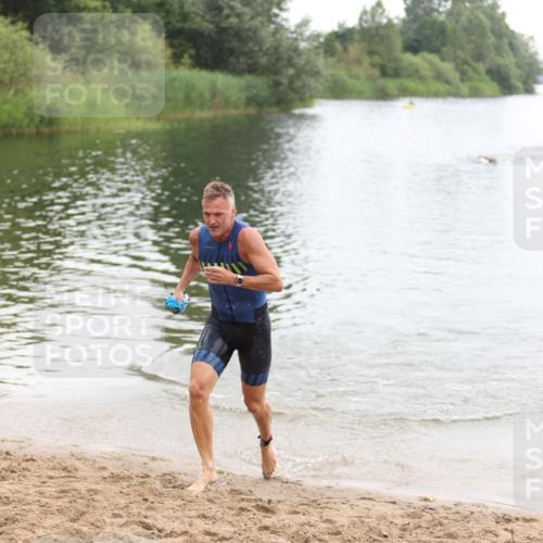 21.06.2026 - 29. Vierlanden-Triathlon Andreas Tolksdorf http://msf.ph/oto/9849262 21.06.2026 10:03:28 Schwimmen 437 meine-sportfotos.de