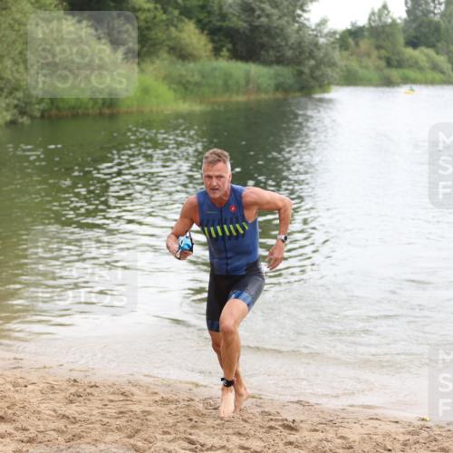 21.06.2026 - 29. Vierlanden-Triathlon Andreas Tolksdorf http://msf.ph/oto/9849265 21.06.2026 10:03:28 Schwimmen 437 meine-sportfotos.de