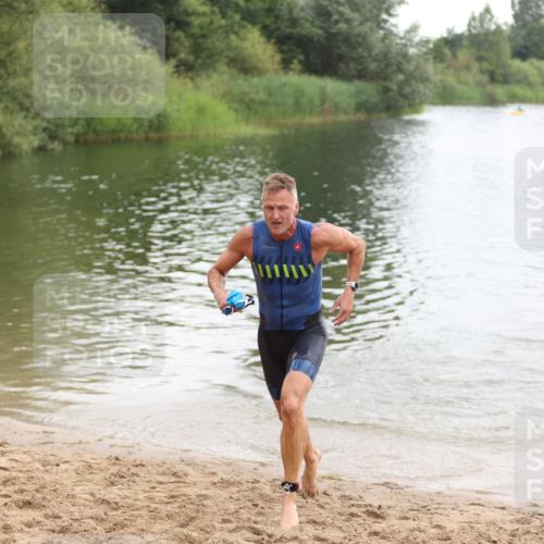 21.06.2026 - 29. Vierlanden-Triathlon Andreas Tolksdorf http://msf.ph/oto/9849266 21.06.2026 10:03:28 Schwimmen 437 meine-sportfotos.de