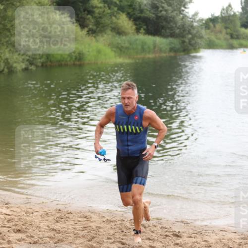 21.06.2026 - 29. Vierlanden-Triathlon Andreas Tolksdorf http://msf.ph/oto/9849267 21.06.2026 10:03:28 Schwimmen 437 meine-sportfotos.de