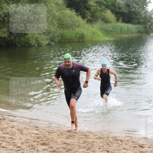 21.06.2026 - 29. Vierlanden-Triathlon Andreas Tolksdorf http://msf.ph/oto/9849281 21.06.2026 10:04:08 Schwimmen 420, 454 meine-sportfotos.de
