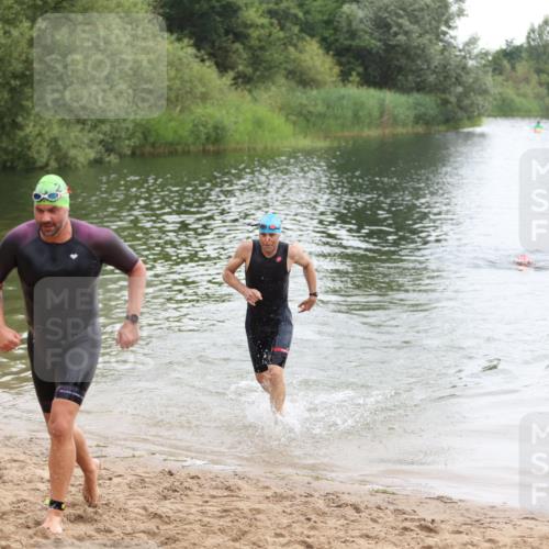 21.06.2026 - 29. Vierlanden-Triathlon Andreas Tolksdorf http://msf.ph/oto/9849283 21.06.2026 10:04:09 Schwimmen 420, 440, 454 meine-sportfotos.de