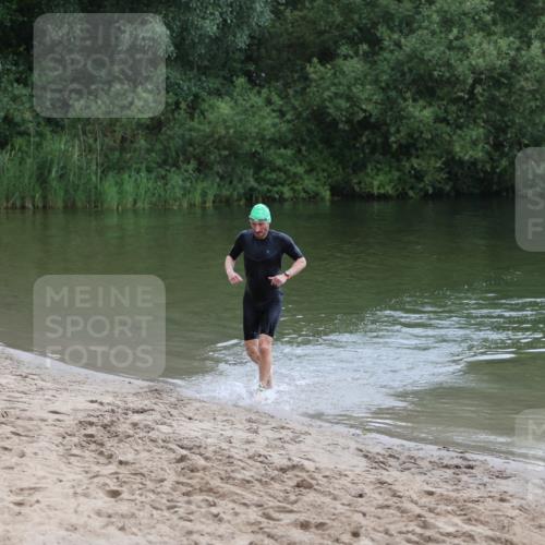 21.06.2026 - 29. Vierlanden-Triathlon Andreas Tolksdorf http://msf.ph/oto/9849307 21.06.2026 10:05:03 Schwimmen 431 meine-sportfotos.de