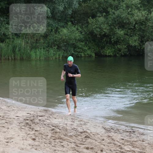 21.06.2026 - 29. Vierlanden-Triathlon Andreas Tolksdorf http://msf.ph/oto/9849314 21.06.2026 10:05:03 Schwimmen 431 meine-sportfotos.de