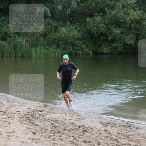 21.06.2026 - 29. Vierlanden-Triathlon Andreas Tolksdorf http://msf.ph/oto/9849318 21.06.2026 10:05:03 Schwimmen 431 meine-sportfotos.de