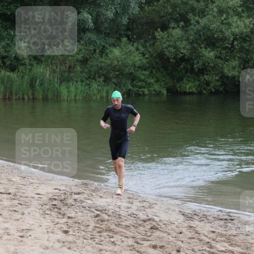 21.06.2026 - 29. Vierlanden-Triathlon Andreas Tolksdorf http://msf.ph/oto/9849322 21.06.2026 10:05:03 Schwimmen 431 meine-sportfotos.de