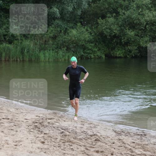 21.06.2026 - 29. Vierlanden-Triathlon Andreas Tolksdorf http://msf.ph/oto/9849323 21.06.2026 10:05:03 Schwimmen 431 meine-sportfotos.de