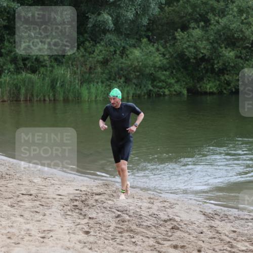 21.06.2026 - 29. Vierlanden-Triathlon Andreas Tolksdorf http://msf.ph/oto/9849327 21.06.2026 10:05:04 Schwimmen 431 meine-sportfotos.de