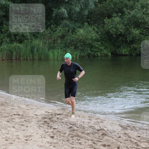 21.06.2026 - 29. Vierlanden-Triathlon Andreas Tolksdorf http://msf.ph/oto/9849329 21.06.2026 10:05:04 Schwimmen 431 meine-sportfotos.de