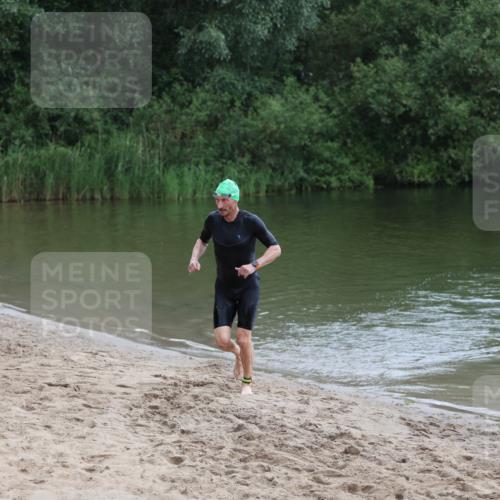21.06.2026 - 29. Vierlanden-Triathlon Andreas Tolksdorf http://msf.ph/oto/9849330 21.06.2026 10:05:04 Schwimmen 431 meine-sportfotos.de