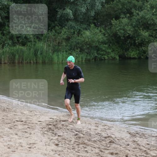 21.06.2026 - 29. Vierlanden-Triathlon Andreas Tolksdorf http://msf.ph/oto/9849332 21.06.2026 10:05:04 Schwimmen 431 meine-sportfotos.de