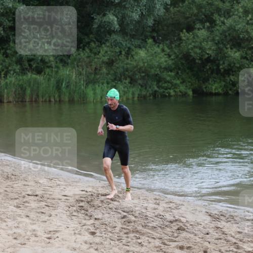 21.06.2026 - 29. Vierlanden-Triathlon Andreas Tolksdorf http://msf.ph/oto/9849333 21.06.2026 10:05:04 Schwimmen 431 meine-sportfotos.de