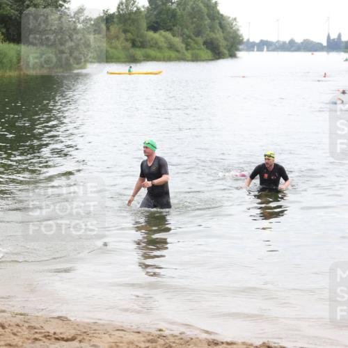 21.06.2026 - 29. Vierlanden-Triathlon Andreas Tolksdorf http://msf.ph/oto/9849348 21.06.2026 10:05:31 Schwimmen 395, 414, 429, 448 meine-sportfotos.de
