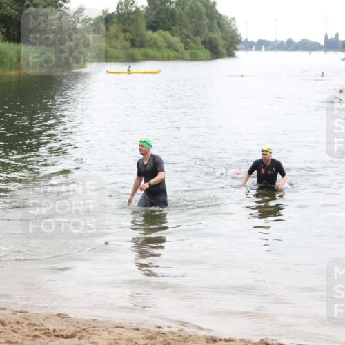 21.06.2026 - 29. Vierlanden-Triathlon Andreas Tolksdorf http://msf.ph/oto/9849349 21.06.2026 10:05:31 Schwimmen 395, 414, 429, 448 meine-sportfotos.de