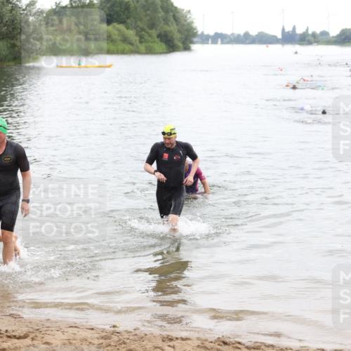 21.06.2026 - 29. Vierlanden-Triathlon Andreas Tolksdorf http://msf.ph/oto/9849363 21.06.2026 10:05:35 Schwimmen 395, 414, 429, 448 meine-sportfotos.de