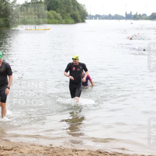 21.06.2026 - 29. Vierlanden-Triathlon Andreas Tolksdorf http://msf.ph/oto/9849364 21.06.2026 10:05:35 Schwimmen 395, 414, 429, 448 meine-sportfotos.de