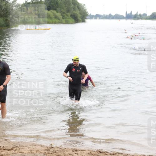 21.06.2026 - 29. Vierlanden-Triathlon Andreas Tolksdorf http://msf.ph/oto/9849365 21.06.2026 10:05:35 Schwimmen 395, 414, 429, 448 meine-sportfotos.de