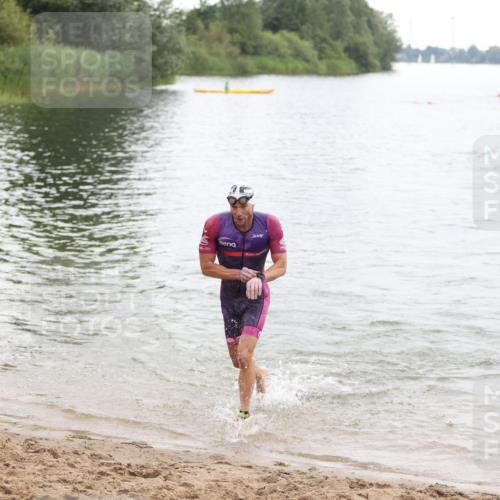 21.06.2026 - 29. Vierlanden-Triathlon Andreas Tolksdorf http://msf.ph/oto/9849367 21.06.2026 10:05:41 Schwimmen 395, 414, 429 meine-sportfotos.de