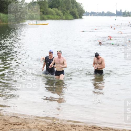 21.06.2026 - 29. Vierlanden-Triathlon Andreas Tolksdorf http://msf.ph/oto/9849375 21.06.2026 10:06:07 Schwimmen 444, 464 meine-sportfotos.de