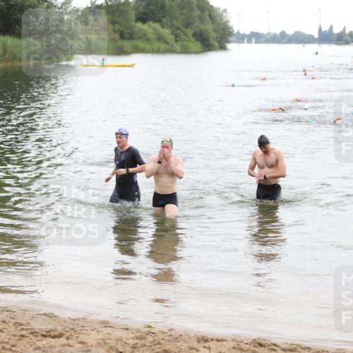 21.06.2026 - 29. Vierlanden-Triathlon Andreas Tolksdorf http://msf.ph/oto/9849380 21.06.2026 10:06:07 Schwimmen 444, 464 meine-sportfotos.de