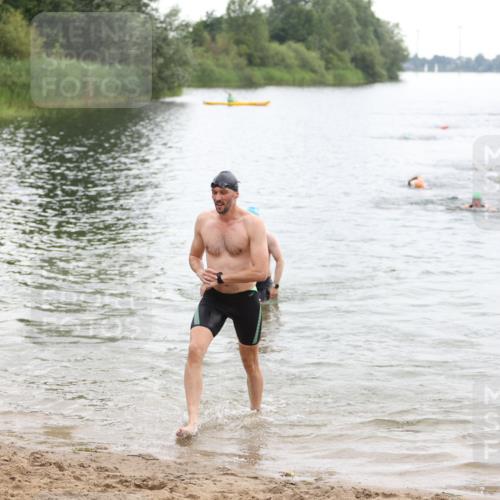 21.06.2026 - 29. Vierlanden-Triathlon Andreas Tolksdorf http://msf.ph/oto/9849391 21.06.2026 10:06:15 Schwimmen 438, 444, 458, 467 meine-sportfotos.de