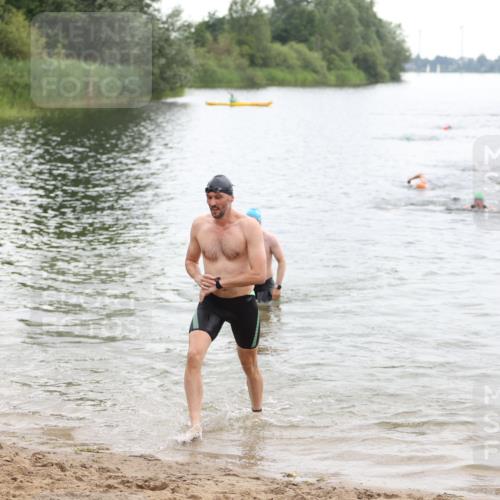 21.06.2026 - 29. Vierlanden-Triathlon Andreas Tolksdorf http://msf.ph/oto/9849392 21.06.2026 10:06:15 Schwimmen 438, 444, 458, 467 meine-sportfotos.de