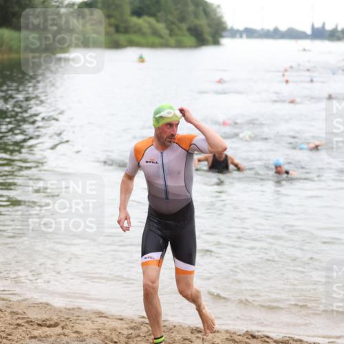21.06.2026 - 29. Vierlanden-Triathlon Andreas Tolksdorf http://msf.ph/oto/9849404 21.06.2026 10:06:26 Schwimmen 397, 410, 458, 467 meine-sportfotos.de