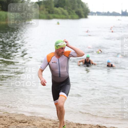21.06.2026 - 29. Vierlanden-Triathlon Andreas Tolksdorf http://msf.ph/oto/9849406 21.06.2026 10:06:26 Schwimmen 397, 410, 458, 467 meine-sportfotos.de