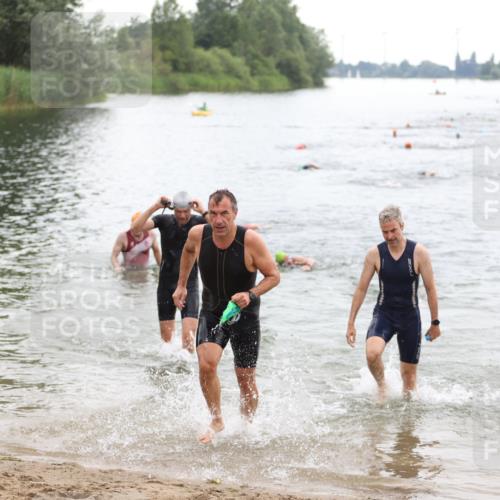 21.06.2026 - 29. Vierlanden-Triathlon Andreas Tolksdorf http://msf.ph/oto/9849414 21.06.2026 10:06:34 Schwimmen 394, 397, 410, 417, 447 meine-sportfotos.de