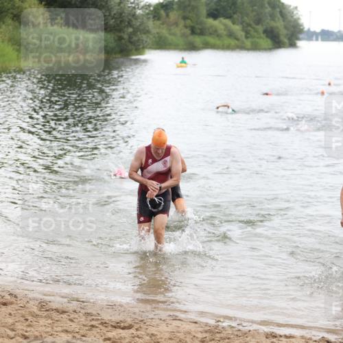 21.06.2026 - 29. Vierlanden-Triathlon Andreas Tolksdorf http://msf.ph/oto/9849433 21.06.2026 10:06:42 Schwimmen 394, 410, 417, 443, 447 meine-sportfotos.de