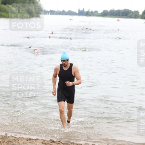 21.06.2026 - 29. Vierlanden-Triathlon Andreas Tolksdorf http://msf.ph/oto/9849441 21.06.2026 10:06:43 Schwimmen 394, 417, 443, 447 meine-sportfotos.de