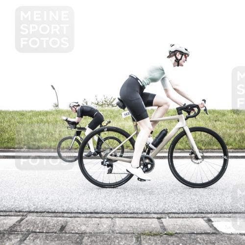 21.06.2026 - 29. Vierlanden-Triathlon H.Heesch http://msf.ph/oto/9849468 21.06.2026 10:27:32 Radfahren 10, 87, 186, 223, 298, 513, 563 meine-sportfotos.de