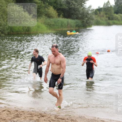 21.06.2026 - 29. Vierlanden-Triathlon Andreas Tolksdorf http://msf.ph/oto/9849498 21.06.2026 10:07:09 Schwimmen 425, 428, 445, 474 meine-sportfotos.de