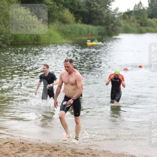 21.06.2026 - 29. Vierlanden-Triathlon Andreas Tolksdorf http://msf.ph/oto/9849502 21.06.2026 10:07:09 Schwimmen 425, 428, 445, 474 meine-sportfotos.de