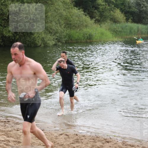 21.06.2026 - 29. Vierlanden-Triathlon Andreas Tolksdorf http://msf.ph/oto/9849517 21.06.2026 10:07:11 Schwimmen 425, 428, 445, 474 meine-sportfotos.de