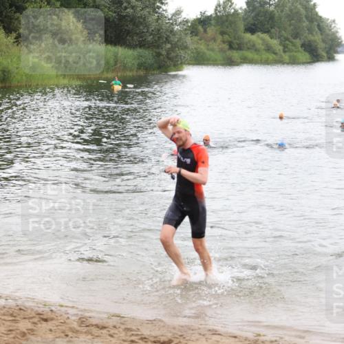 21.06.2026 - 29. Vierlanden-Triathlon Andreas Tolksdorf http://msf.ph/oto/9849525 21.06.2026 10:07:13 Schwimmen 425, 428, 445, 474 meine-sportfotos.de