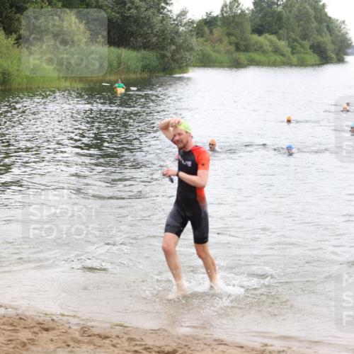 21.06.2026 - 29. Vierlanden-Triathlon Andreas Tolksdorf http://msf.ph/oto/9849527 21.06.2026 10:07:13 Schwimmen 425, 428, 445, 474 meine-sportfotos.de