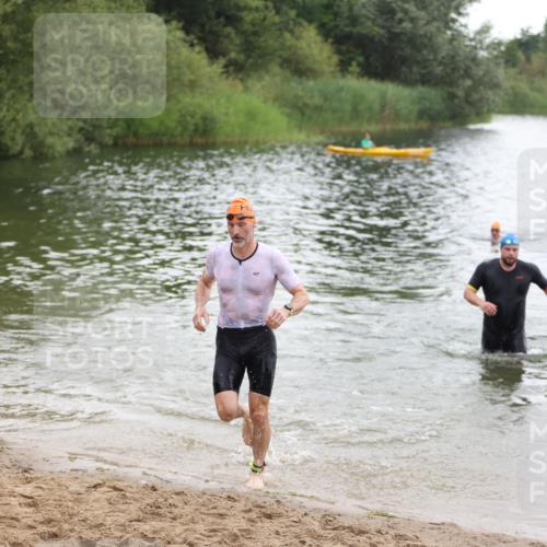 21.06.2026 - 29. Vierlanden-Triathlon Andreas Tolksdorf http://msf.ph/oto/9849602 21.06.2026 10:07:31 Schwimmen 424, 442, 468, 475 meine-sportfotos.de