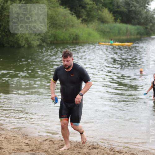 21.06.2026 - 29. Vierlanden-Triathlon Andreas Tolksdorf http://msf.ph/oto/9849634 21.06.2026 10:07:37 Schwimmen 434, 442, 468 meine-sportfotos.de