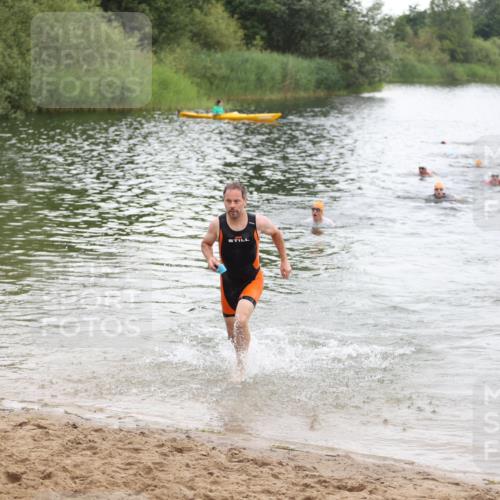 21.06.2026 - 29. Vierlanden-Triathlon Andreas Tolksdorf http://msf.ph/oto/9849651 21.06.2026 10:07:40 Schwimmen 434, 442, 468 meine-sportfotos.de