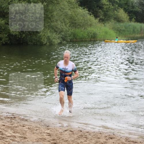 21.06.2026 - 29. Vierlanden-Triathlon Andreas Tolksdorf http://msf.ph/oto/9849706 21.06.2026 10:07:51 Schwimmen 449, 471 meine-sportfotos.de