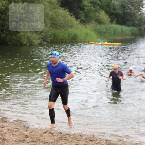 21.06.2026 - 29. Vierlanden-Triathlon Andreas Tolksdorf http://msf.ph/oto/9849735 21.06.2026 10:07:57 Schwimmen 393, 449, 459, 471, 473, 478 meine-sportfotos.de