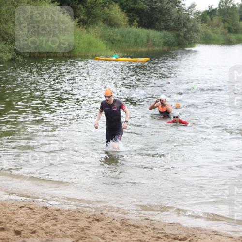 21.06.2026 - 29. Vierlanden-Triathlon Andreas Tolksdorf http://msf.ph/oto/9849739 21.06.2026 10:07:59 Schwimmen 393, 459, 471, 473, 478 meine-sportfotos.de