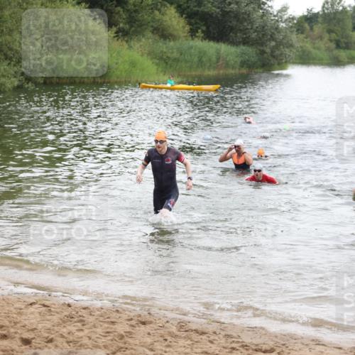 21.06.2026 - 29. Vierlanden-Triathlon Andreas Tolksdorf http://msf.ph/oto/9849747 21.06.2026 10:07:59 Schwimmen 393, 459, 471, 473, 478 meine-sportfotos.de