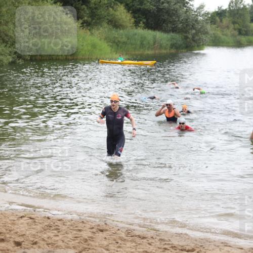 21.06.2026 - 29. Vierlanden-Triathlon Andreas Tolksdorf http://msf.ph/oto/9849756 21.06.2026 10:07:59 Schwimmen 393, 459, 471, 473, 478 meine-sportfotos.de