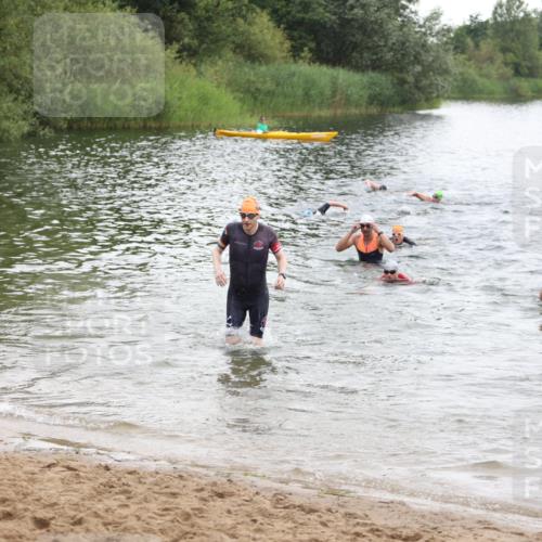 21.06.2026 - 29. Vierlanden-Triathlon Andreas Tolksdorf http://msf.ph/oto/9849763 21.06.2026 10:07:59 Schwimmen 393, 459, 471, 473, 478 meine-sportfotos.de