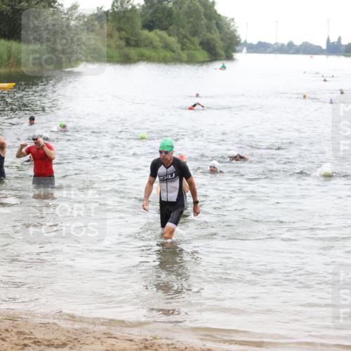 21.06.2026 - 29. Vierlanden-Triathlon Andreas Tolksdorf http://msf.ph/oto/9849773 21.06.2026 10:08:01 Schwimmen 393, 399, 452, 459, 471, 473, 478 meine-sportfotos.de