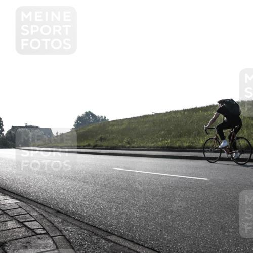 21.06.2026 - 29. Vierlanden-Triathlon H.Heesch http://msf.ph/oto/9849774 21.06.2026 08:09:22 Radfahren  meine-sportfotos.de