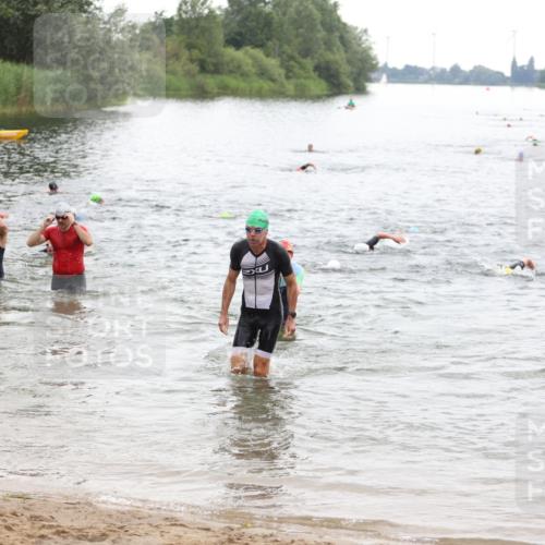 21.06.2026 - 29. Vierlanden-Triathlon Andreas Tolksdorf http://msf.ph/oto/9849782 21.06.2026 10:08:01 Schwimmen 393, 399, 452, 459, 471, 473, 478 meine-sportfotos.de