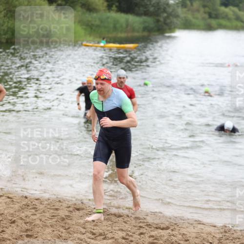 21.06.2026 - 29. Vierlanden-Triathlon Andreas Tolksdorf http://msf.ph/oto/9849806 21.06.2026 10:08:08 Schwimmen 392, 393, 399, 419, 452, 459, 473, 478 meine-sportfotos.de